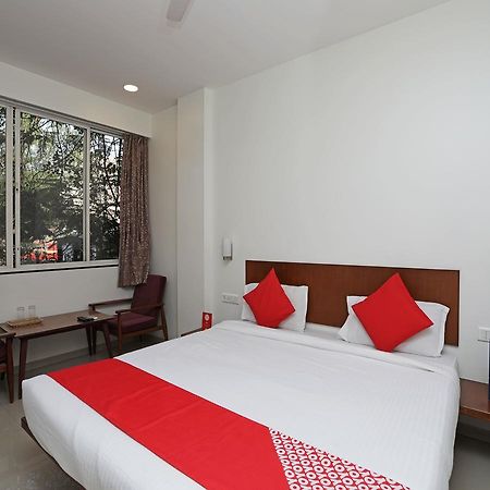 Oyo 1194 Hotel Gulmohr Pune Ngoại thất bức ảnh