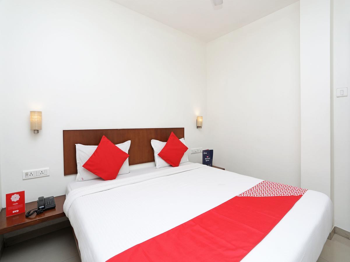 Oyo 1194 Hotel Gulmohr Pune Ngoại thất bức ảnh