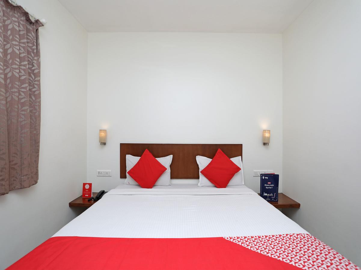 Oyo 1194 Hotel Gulmohr Pune Ngoại thất bức ảnh