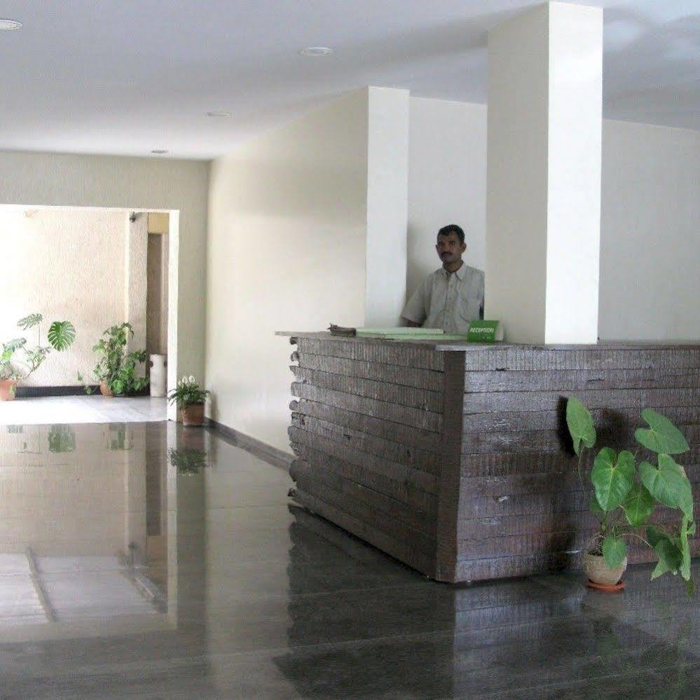 Oyo 1194 Hotel Gulmohr Pune Ngoại thất bức ảnh