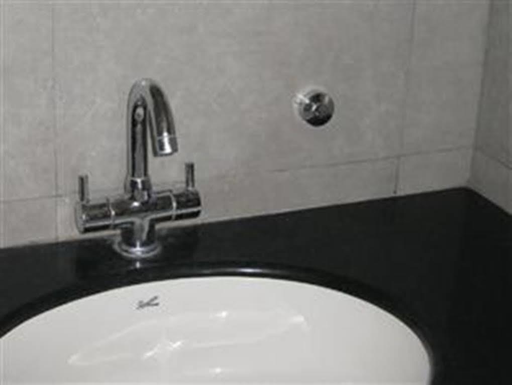 Oyo 1194 Hotel Gulmohr Pune Ngoại thất bức ảnh