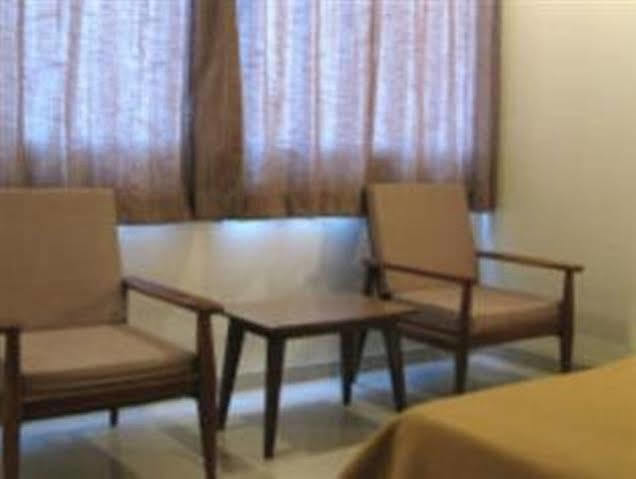 Oyo 1194 Hotel Gulmohr Pune Ngoại thất bức ảnh